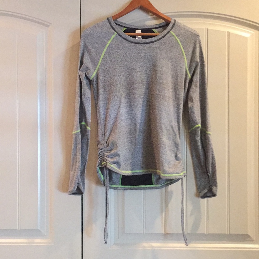 Lucy Running shirt size M